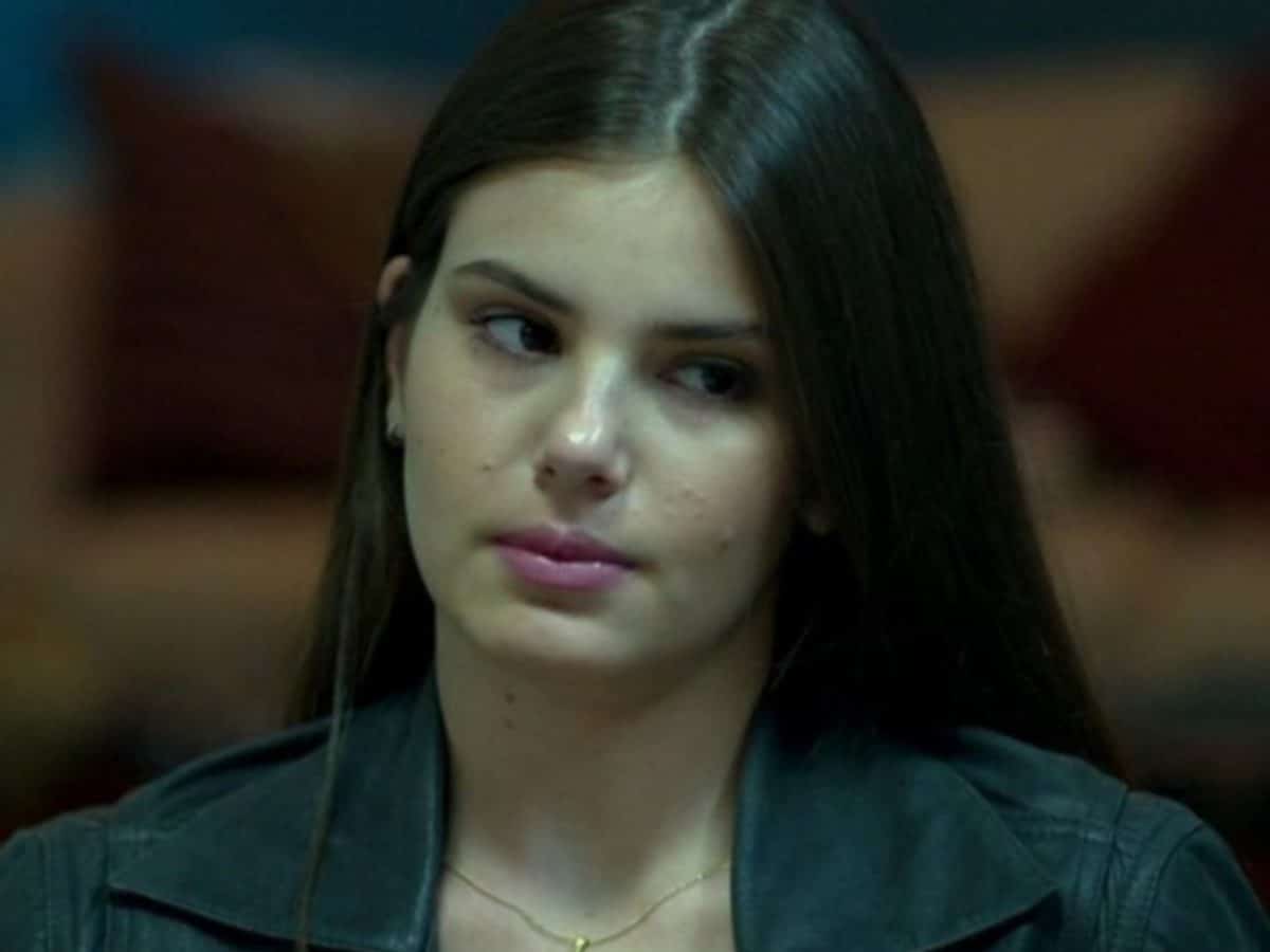 Camila Queiroz como Angel em 'Verdades Secretas'