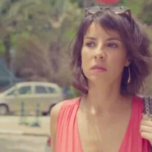 Andréia Horta interpretando Lara em 'Um Lugar ao Sol' (Globo)