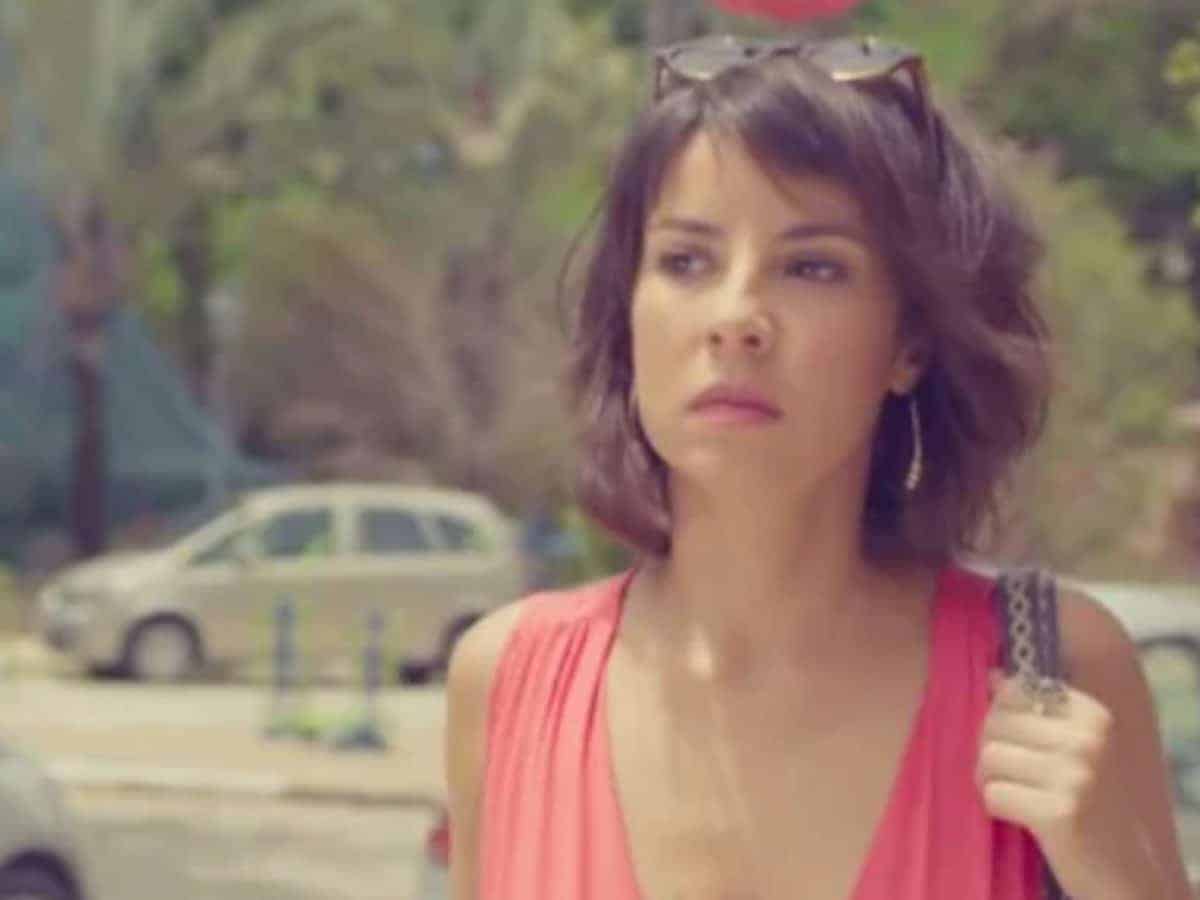 Andréia Horta interpretando Lara em 'Um Lugar ao Sol' (Globo)