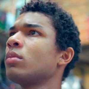 Juan Paiva interpretando Ravi em 'Um Lugar ao Sol' (Globo)