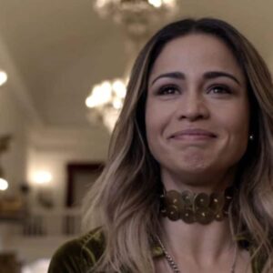 Nanda Costa como Sandra Helena em 'Pega Pega' (Globo)