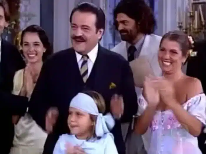 No final do último capítulo de O Cravo e a Rosa