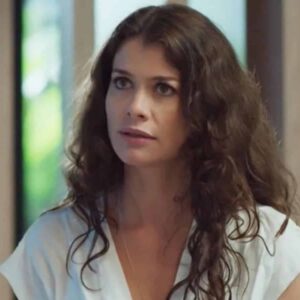 Alinne Moraes como Bárbara em 'Um Lugar ao Sol' (Globo)