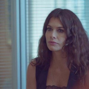 Alinne Moraes interpretando Bárbara em 'Um Lugar ao Sol' (Globo)