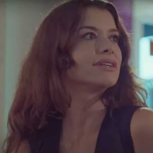 Alinne Moraes interpretando Bárbara em 'Um Lugar ao Sol' (Globo)