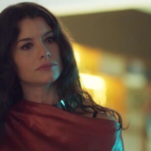 Alinne Moraes interpretando Bárbara em 'Um Lugar ao Sol' (Globo)