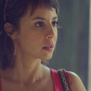 Andréia Horta interpretando Lara em 'Um Lugar ao Sol' (Globo)