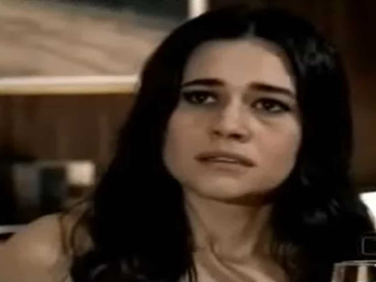 Alessandra Negrini interpretando Taís em 'Paraíso Tropical' (Canal Viva)