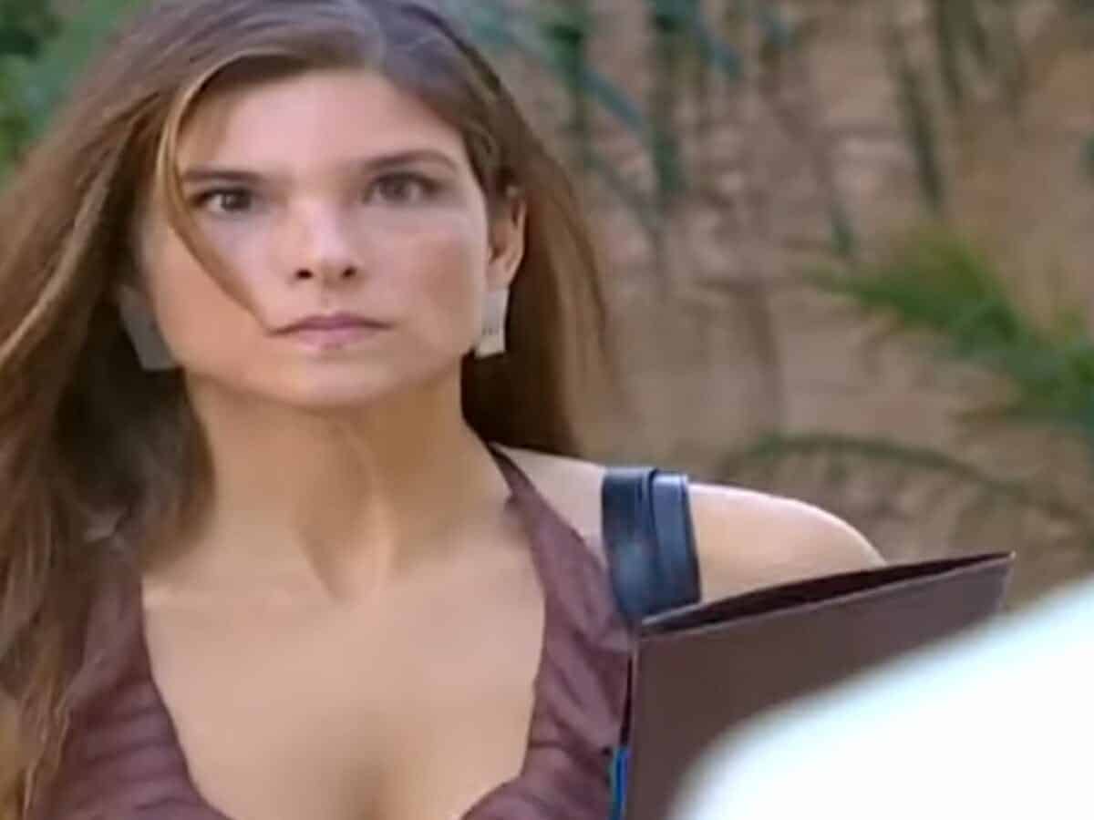 Cristiana Oliveira interpretando Alicinha em 'O Clone' (Globo)