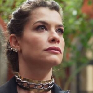 Alinne Moraes como Bárbara em 'Um Lugar ao Sol' (Globo)