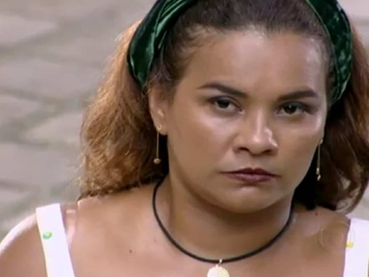 Solange Couto como Dona Jura em 'O Clone' (Globo)