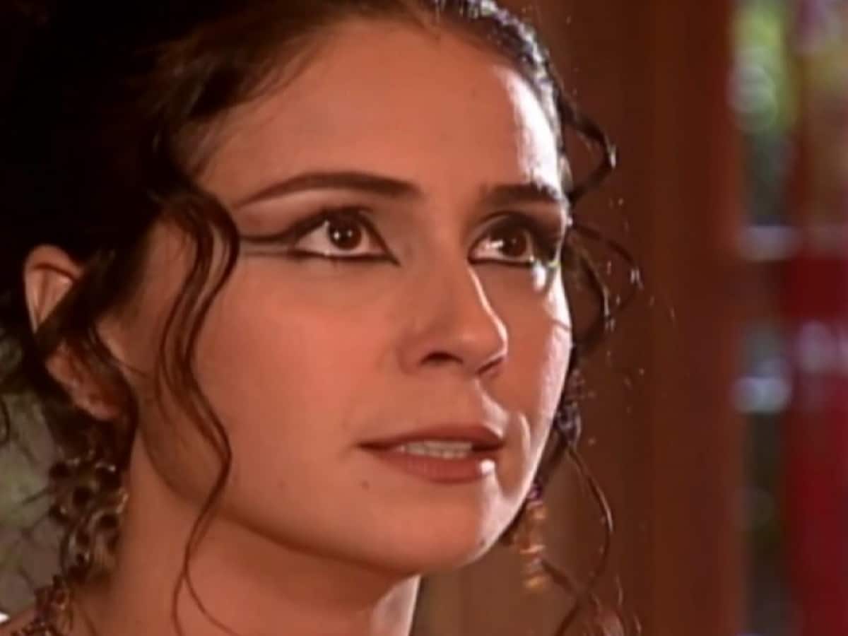 Giovanna Antonelli interpretando Jade em 'O Clone' (Globo)