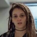 Lara Tremouroux interpretando Joy em 'Um Lugar ao Sol' (Globo)