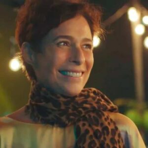 Andrea Beltrão interpretando Rebeca em 'Um Lugar ao Sol' (Globo)