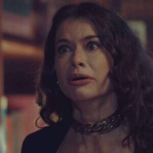 Alinne Moraes interpretando Bárbara em 'Um Lugar ao Sol' (Globo)