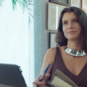 Alinne Moraes como Bárbara em 'Um Lugar ao Sol' (Globo)