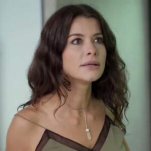 Alinne Moraes como Bárbara em 'Um Lugar ao Sol' (Globo)