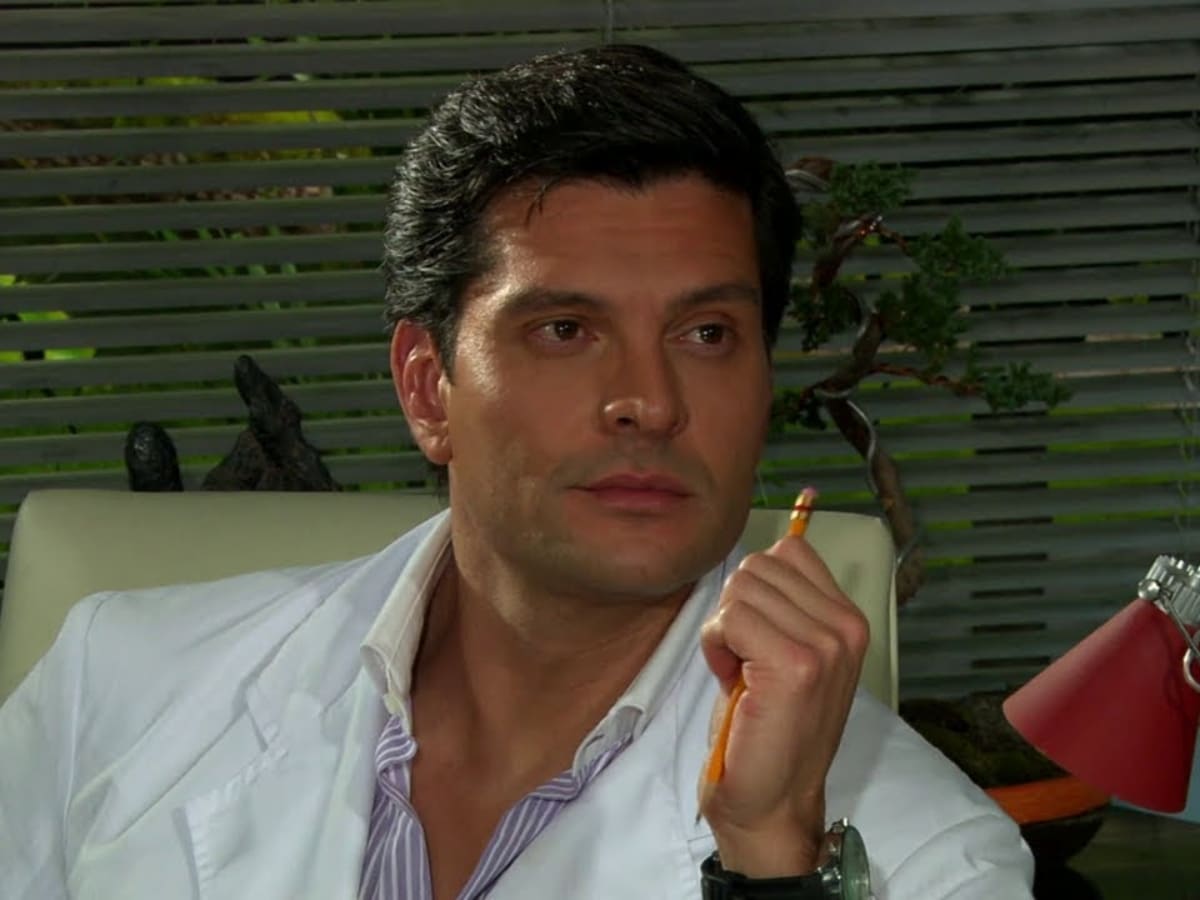 Marcelo Córdoba interpretando Hernán em 'Mar de Amor' (Sbt)