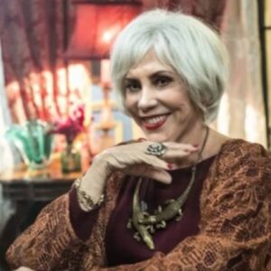 Arlete Salles como Santa em 'Além da Ilusão' (Globo)