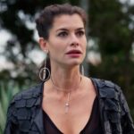 Alinne Moraes interpretando Bárbara em 'Um Lugar ao Sol' (Globo)
