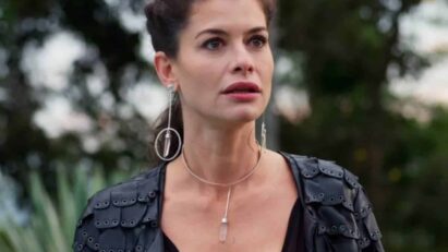 Alinne Moraes interpretando Bárbara em 'Um Lugar ao Sol' (Globo)