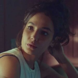 Fernanda Marques interpretando Cecília em 'Um Lugar ao Sol' (Globo)