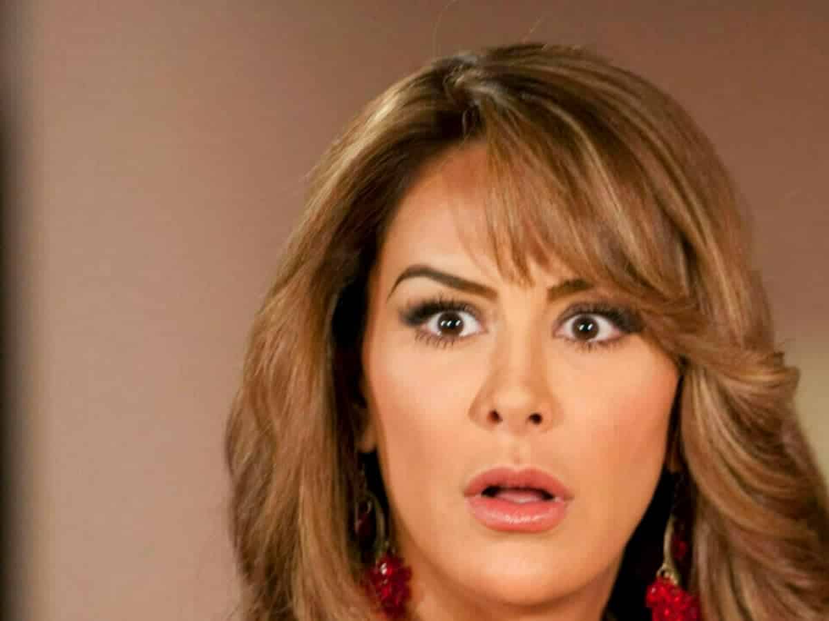 Ninel Conde interpretando Coral em 'Mar de Amor' (Sbt)