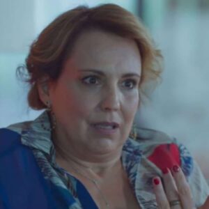 Ana Beatriz Nogueira como Elenice em 'Um Lugar ao Sol' (Globo)