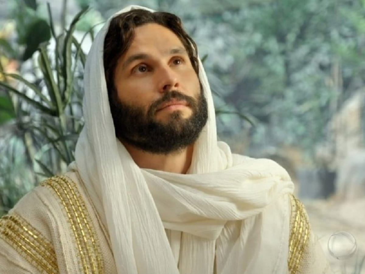 Dudu Azevedo interpretando Jesus