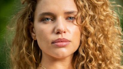 Bruna Linzmeyer interpretando Madeleine em 'Pantanal' (Globo)