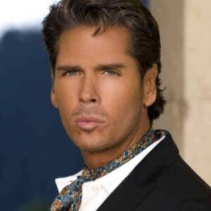 Roberto Palazuelos interpretando Camilo em 'Amanhã é para Sempre' (Sbt)