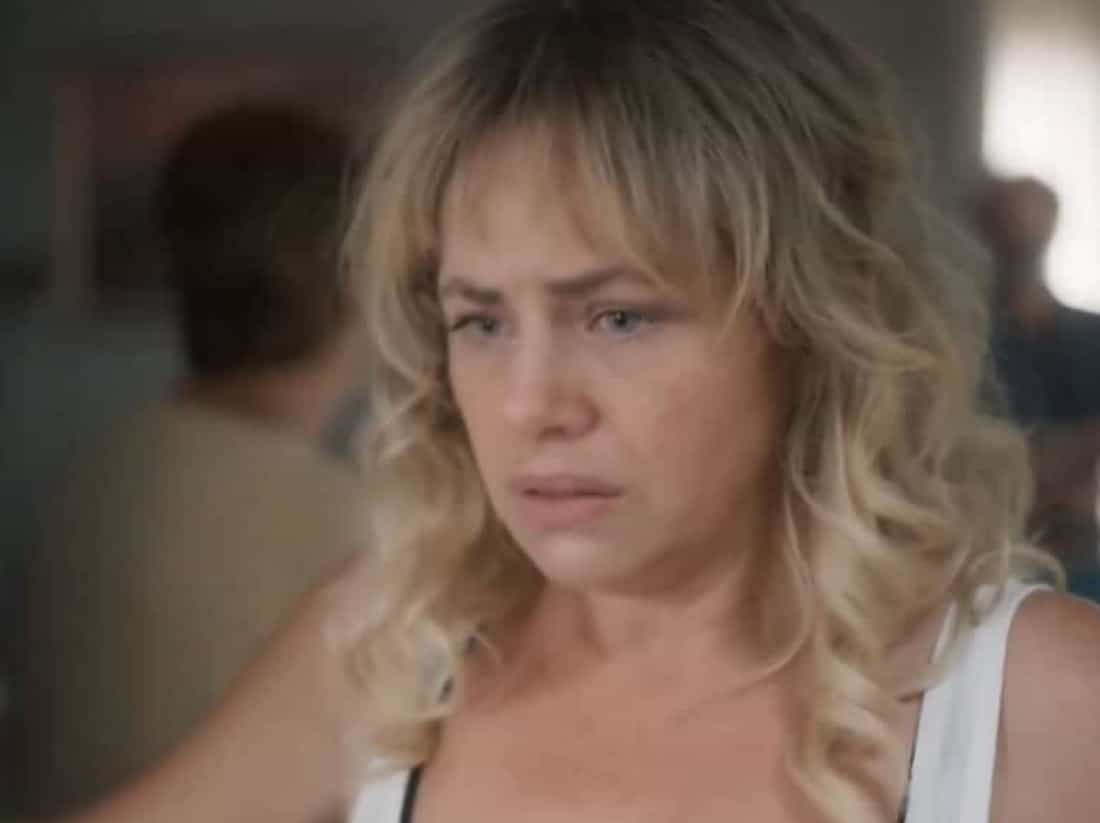 Karine Teles interpretando Madeleine em 'Pantanal' (Globo)