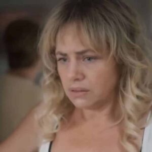 Karine Teles interpretando Madeleine em 'Pantanal' (Globo)