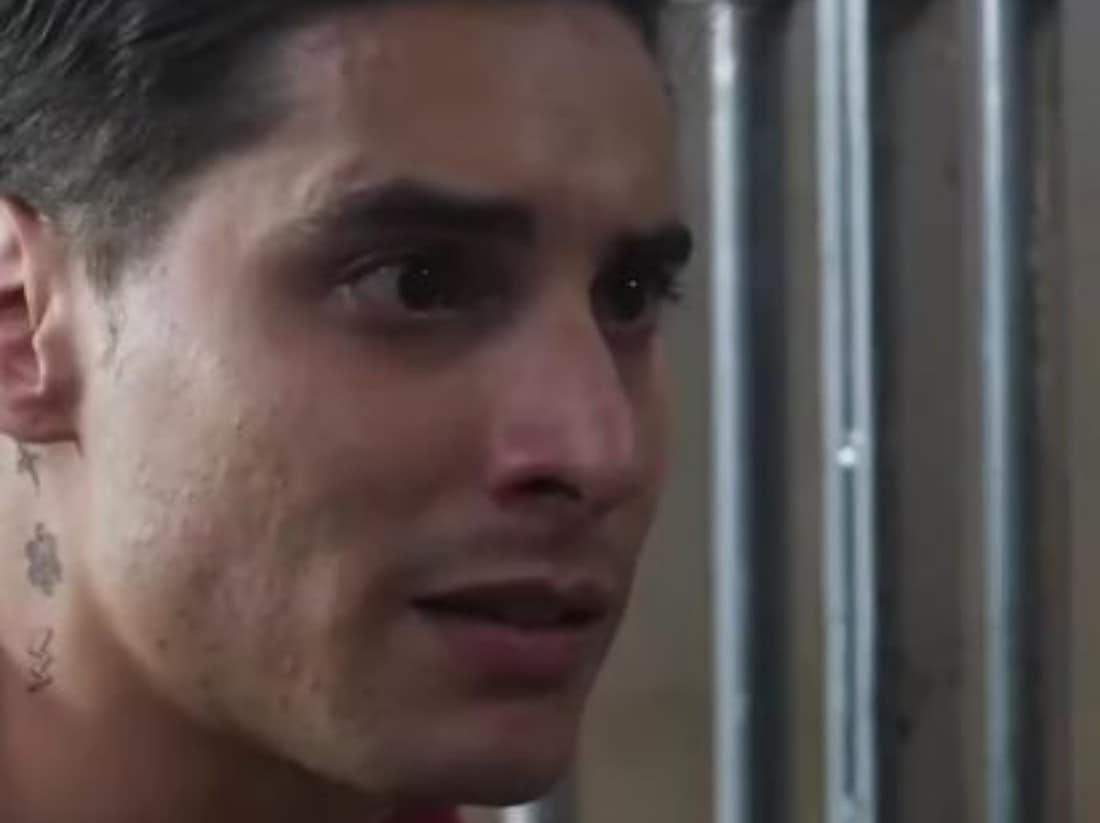 Alex Perea interpretando Paulo em 'Se Nos Deixam' (Sbt)