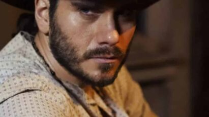 Gabriel Sater como Trindade em 'Pantanal' (Globo)