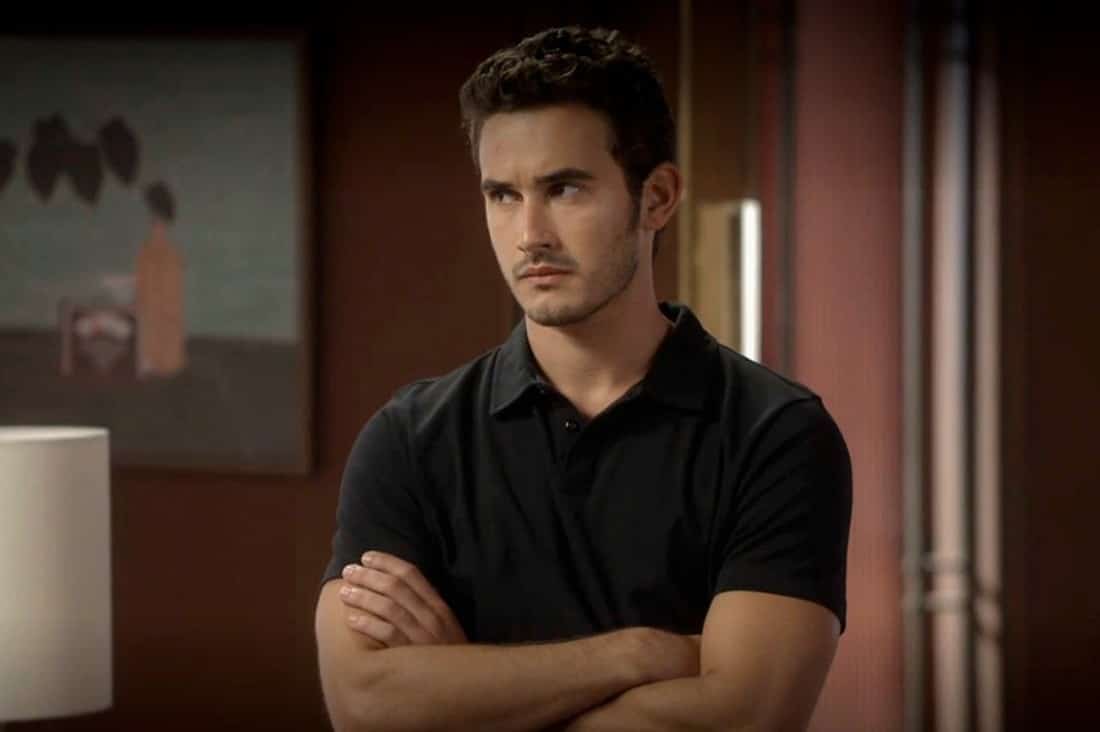 Fotos de Cris, Giovanni, Ísis e Marcos, com destaque para expressões de emoção e suspense