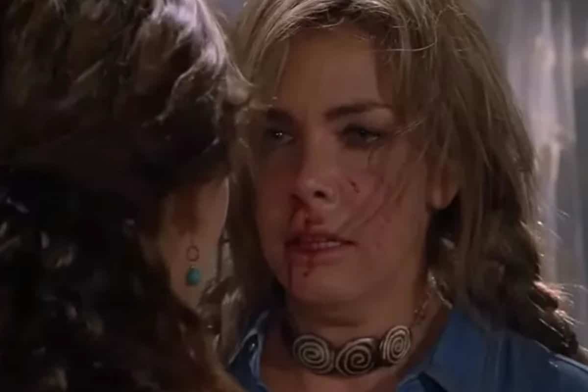 Soco, tapa e ameaça de morte! Elisa e Carmem se enfrentam em guerra sem trégua em Abismo de Paixão