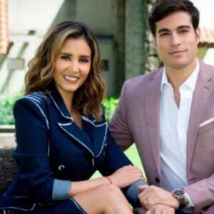 Álvaro sorri, satisfeito por ter enganado Samanta mais uma vez.