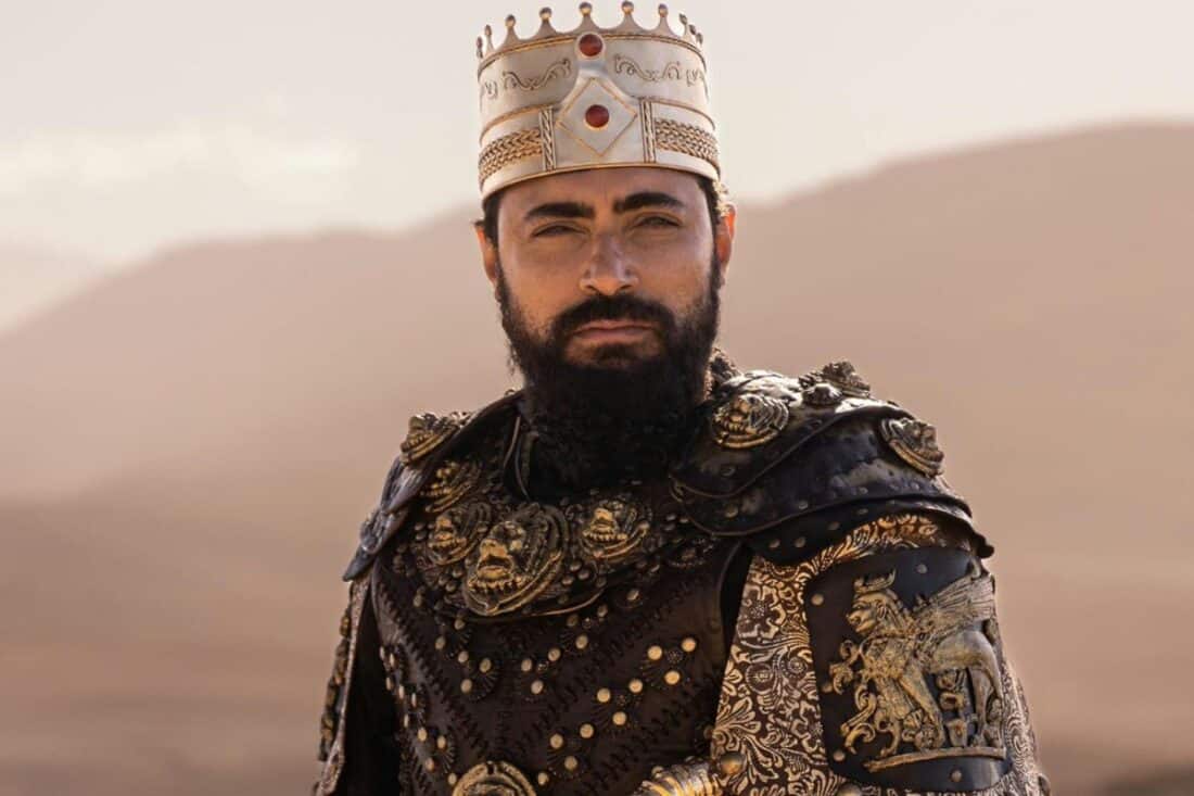 Carlo Porto interpreta o Rei Xerxes na série Rainha da Pérsia