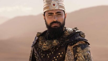 Carlo Porto interpreta o Rei Xerxes na série Rainha da Pérsia