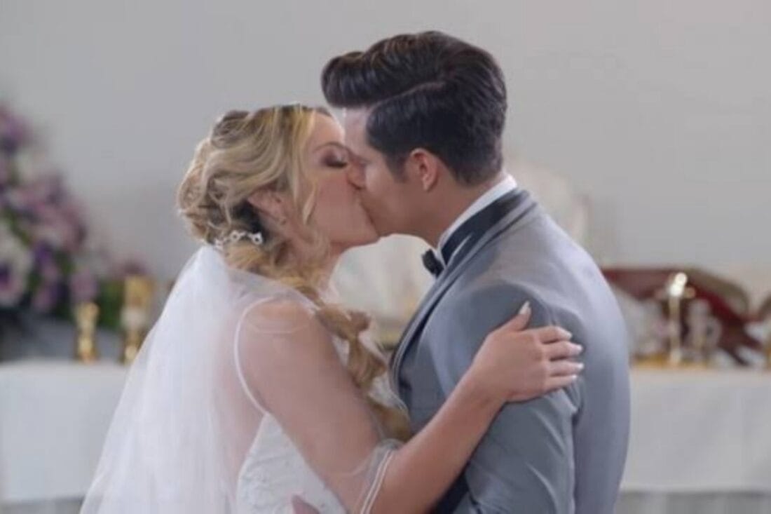 Salma e Leonardo se beijando no altar após o casamento, com Ângela chorando em uma igreja errada.