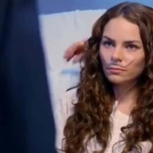 Contigo Sim, Ângela é presa em um hospital, mesmo debilitada