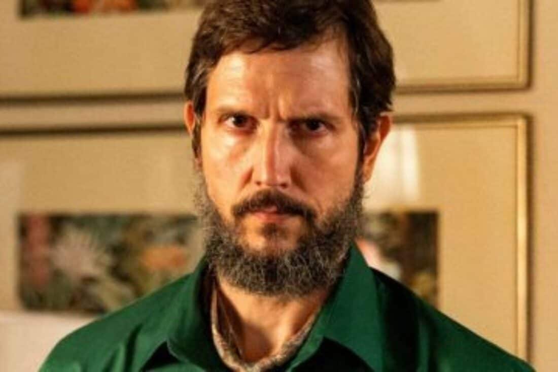 Egídio em cena tensa em "Renascer", remake da novela da Globo.