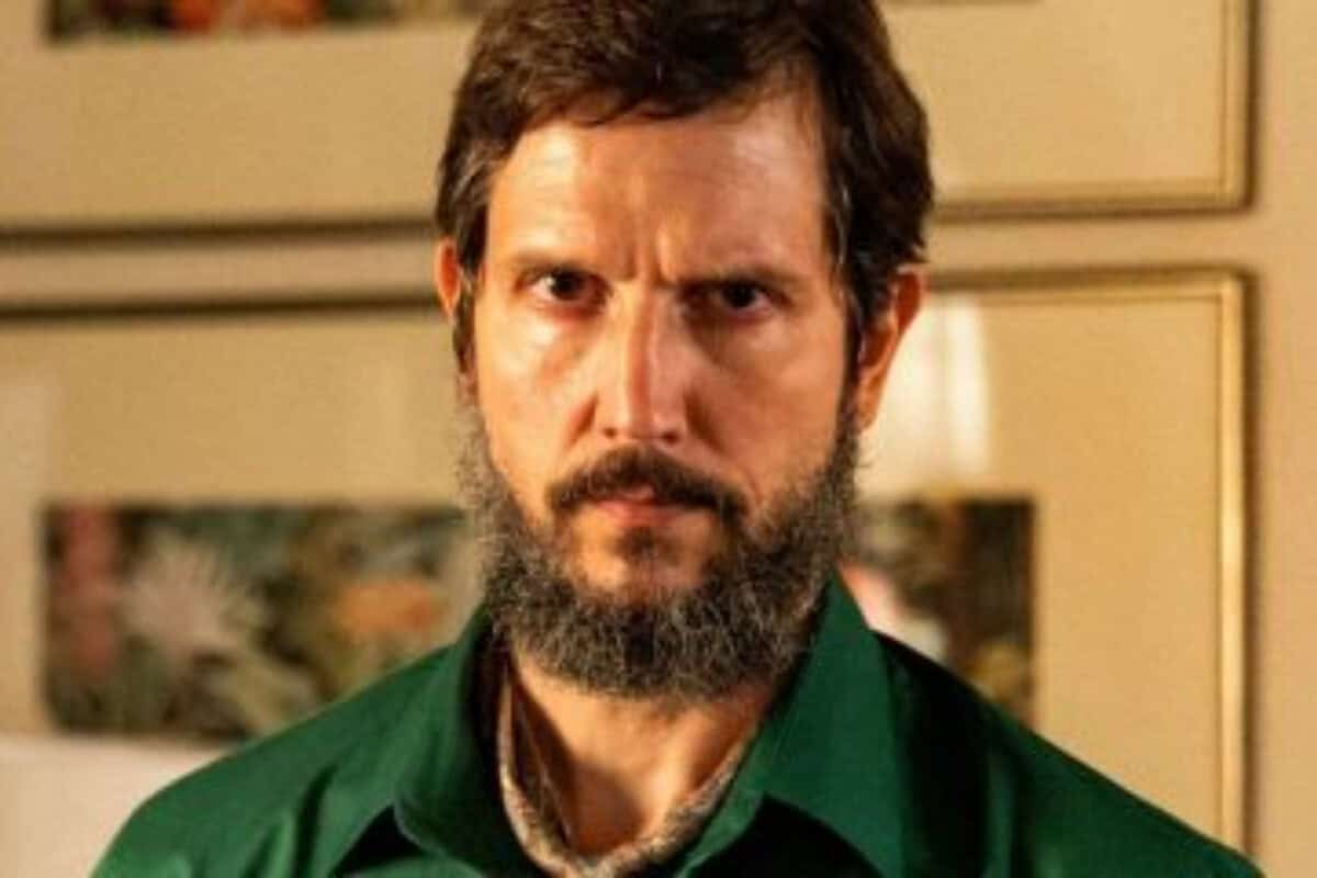 Egídio em cena tensa em "Renascer", remake da novela da Globo.