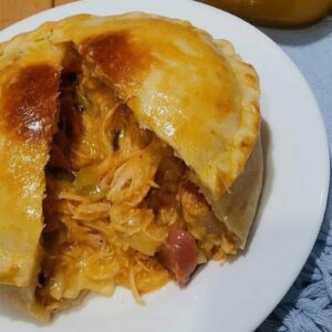 Goiás é um estado brasileiro localizado na região centro-oeste do país, conhecido por sua rica cultura e tradição culinária