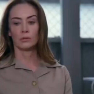 Mirtes sendo presa pela polícia.