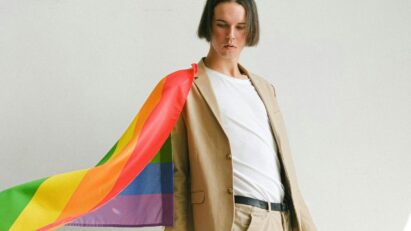 Dicas de moda para um homem LGBTQ em 2024: Tendências e Estilos em Alta