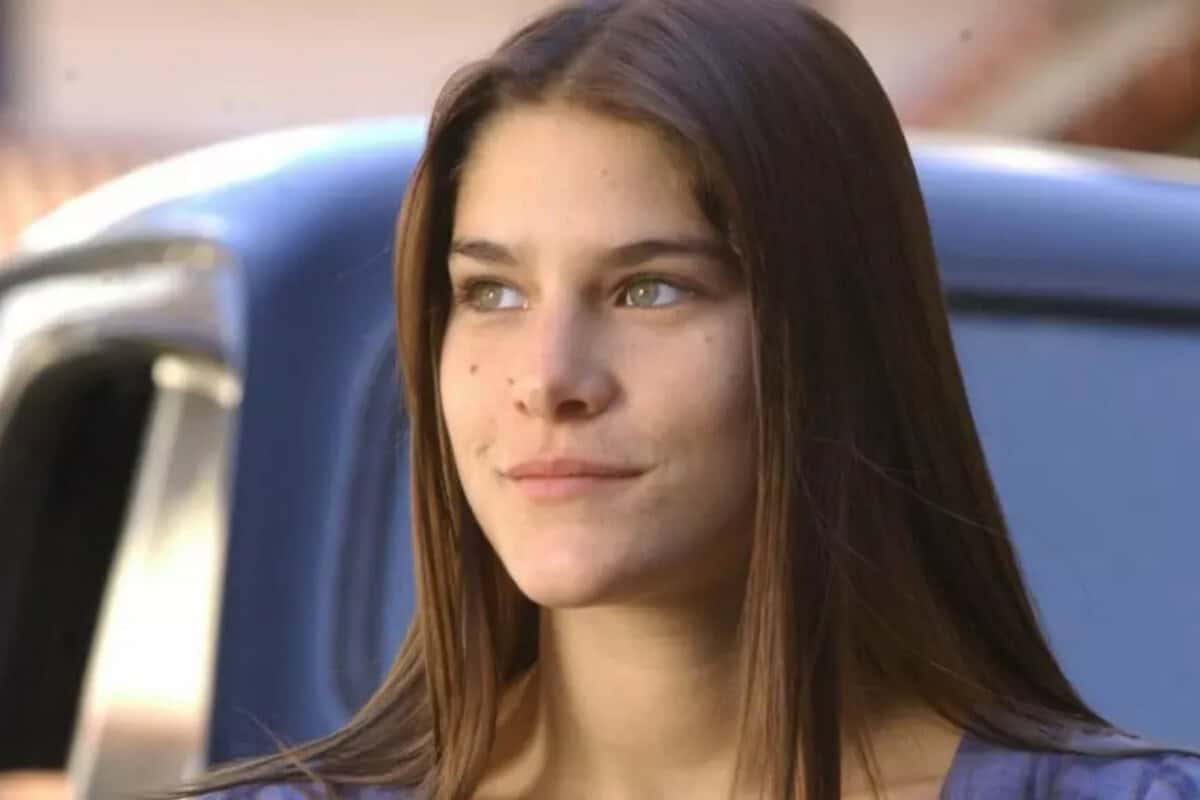 Serena chora ao lado de Rafael, que está ferido após levar um tiro.