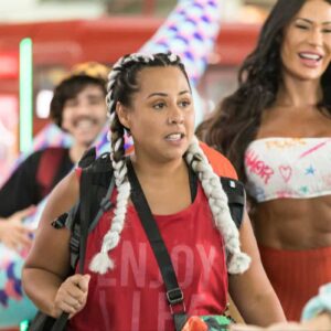 Gracyanne Barbosa e Evelyn Castro protagonizam cena de ciúmes na praia em novo vídeo de "Tô de Graça - O Filme"