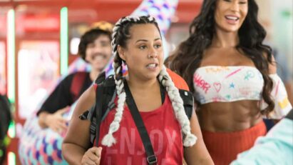 Gracyanne Barbosa e Evelyn Castro protagonizam cena de ciúmes na praia em novo vídeo de "Tô de Graça - O Filme"